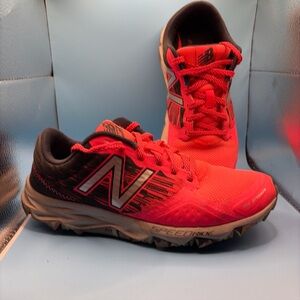 New Balance pink womens 690 V2  Trail/Running shoes US size 8